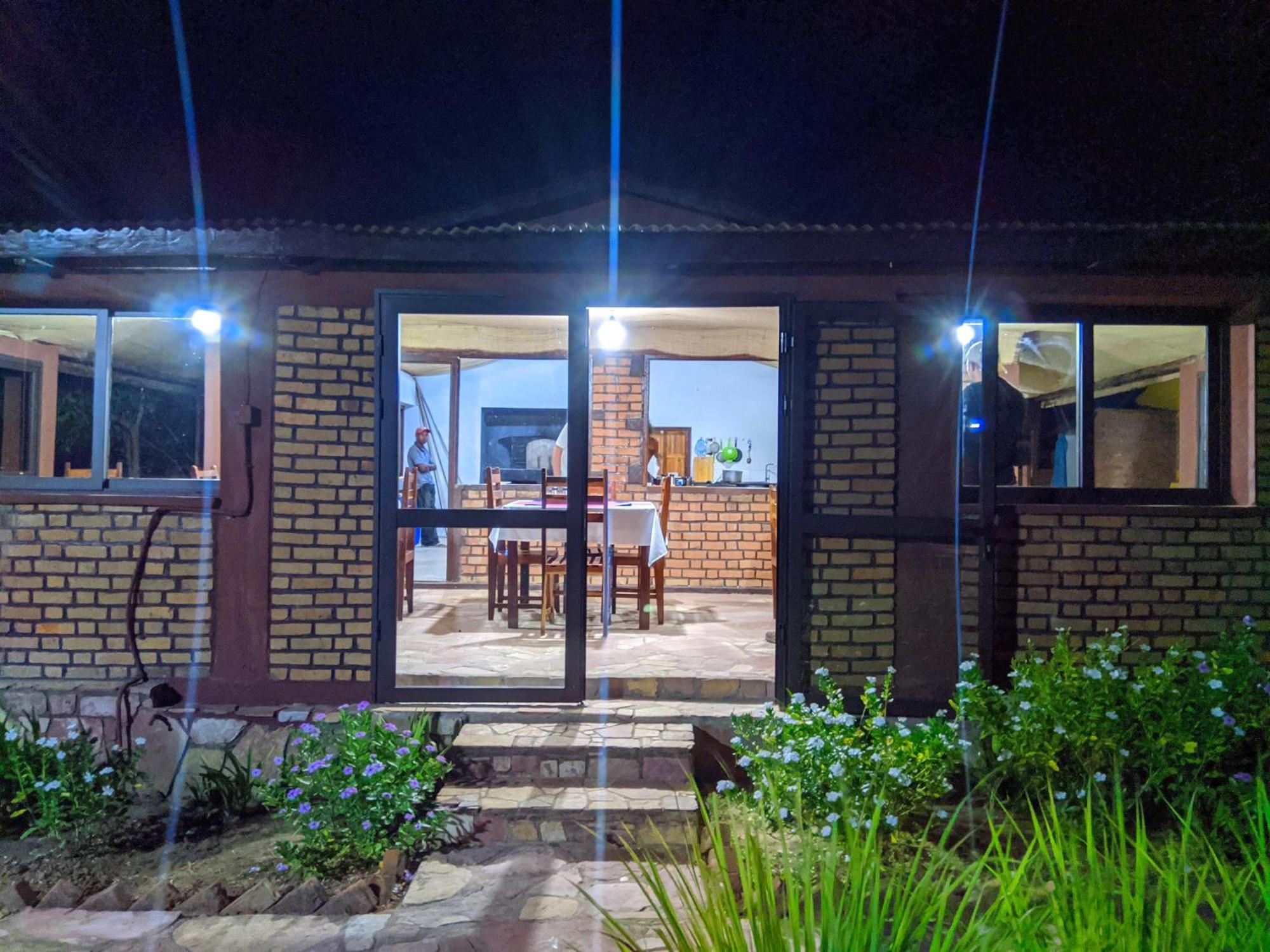 Ranohira Chambre D'Hote Ristorante Pizzeria Liberta מראה חיצוני תמונה
